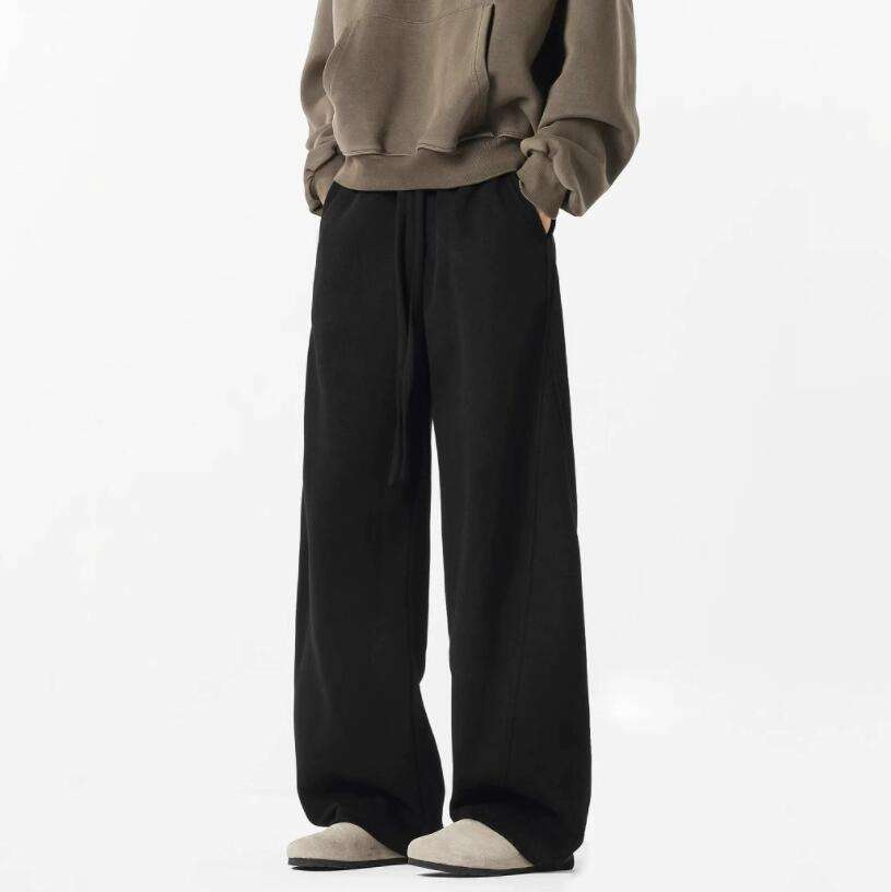 Custom joggers and sweatpants sample for streetwear bottoms sourcing